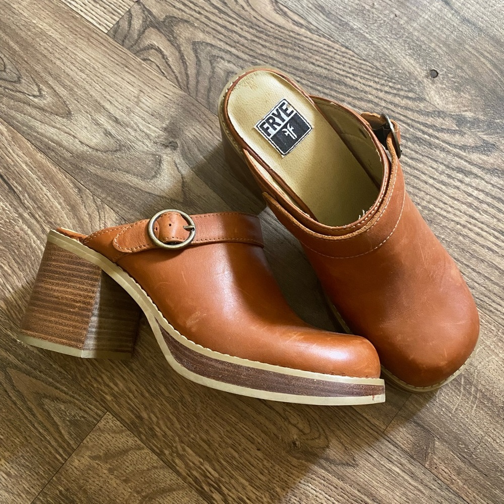 Frye clogs